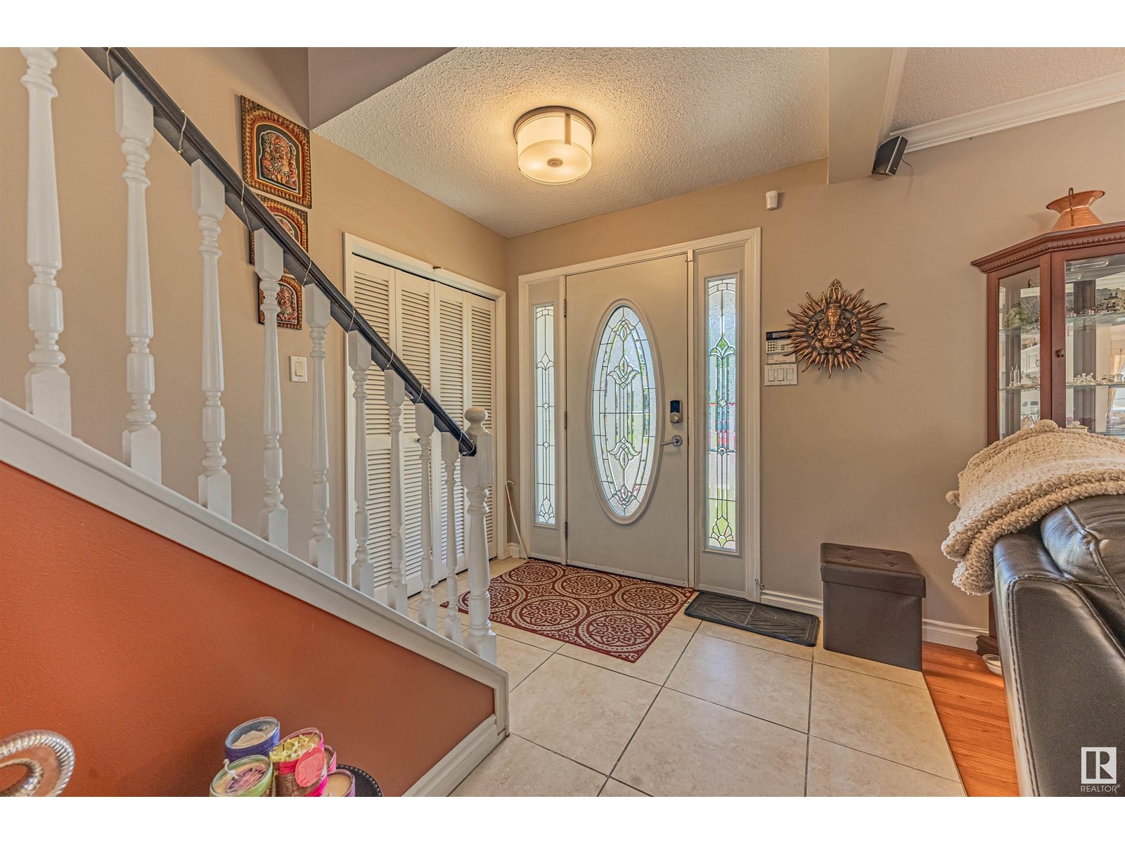 Property at 3807 118 ST NW image 2