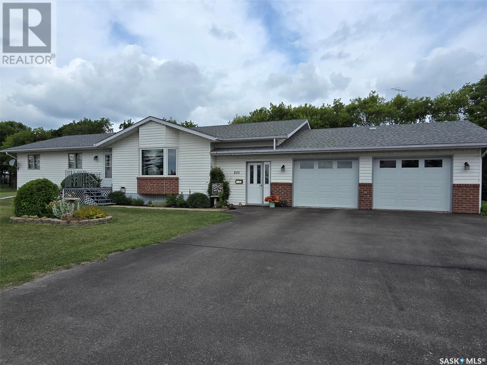 800 Black AVENUE, grenfell, Saskatchewan