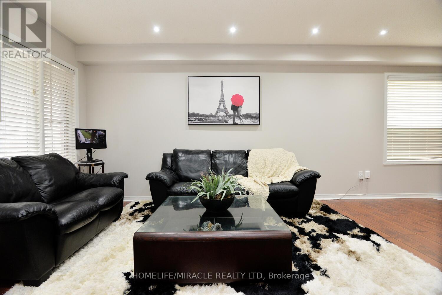 37 Prairie Rose Circle, Brampton, Ontario  L6R 1R6 - Photo 11 - W12237694