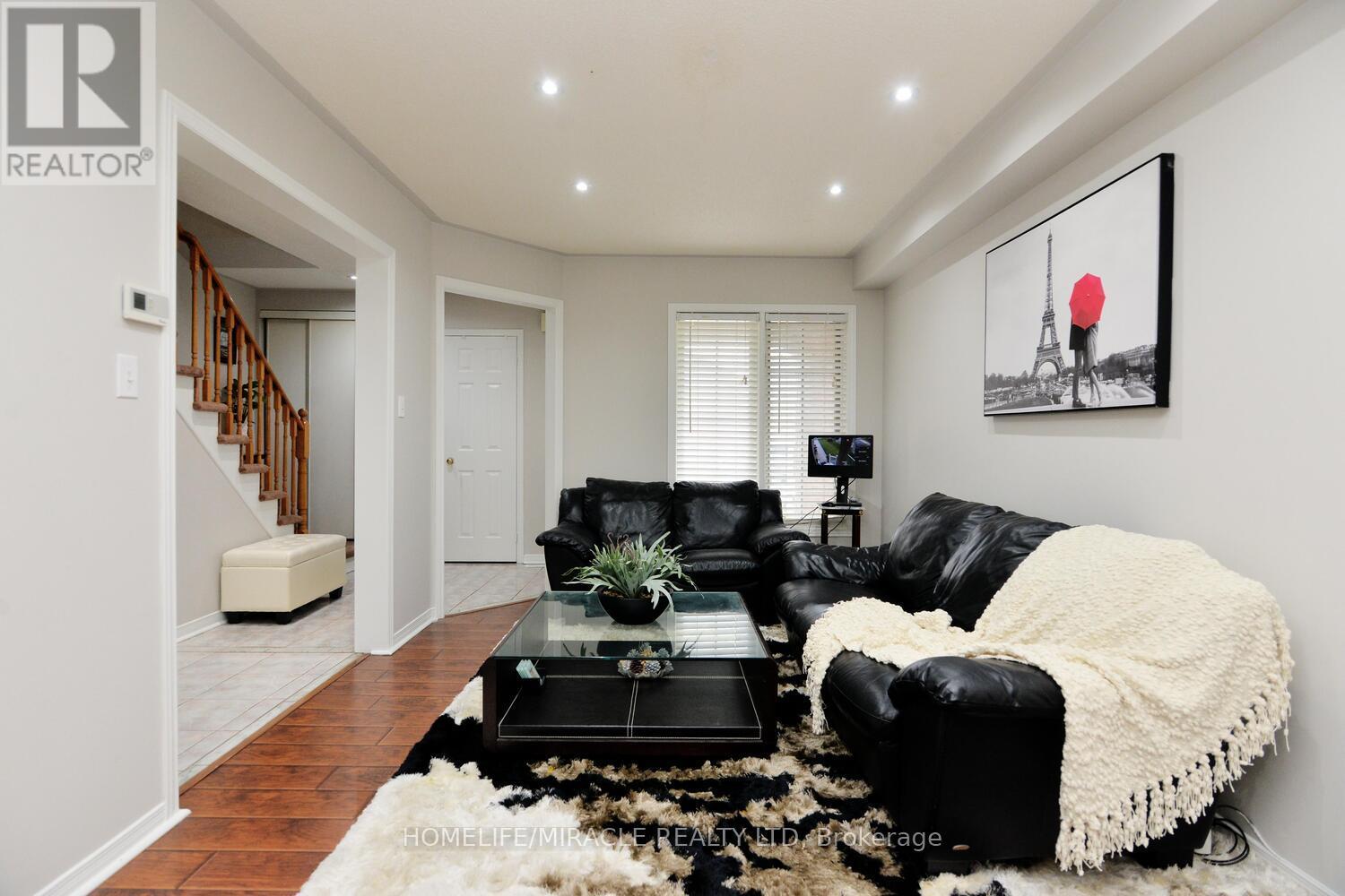 37 Prairie Rose Circle, Brampton, Ontario  L6R 1R6 - Photo 12 - W12237694