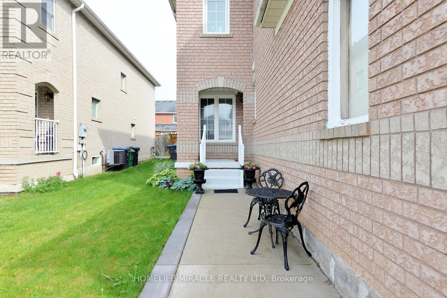 Property at 37 PRAIRIE ROSE CIRCLE image 4