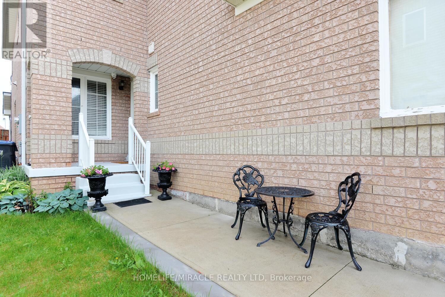 Property at 37 PRAIRIE ROSE CIRCLE image 5