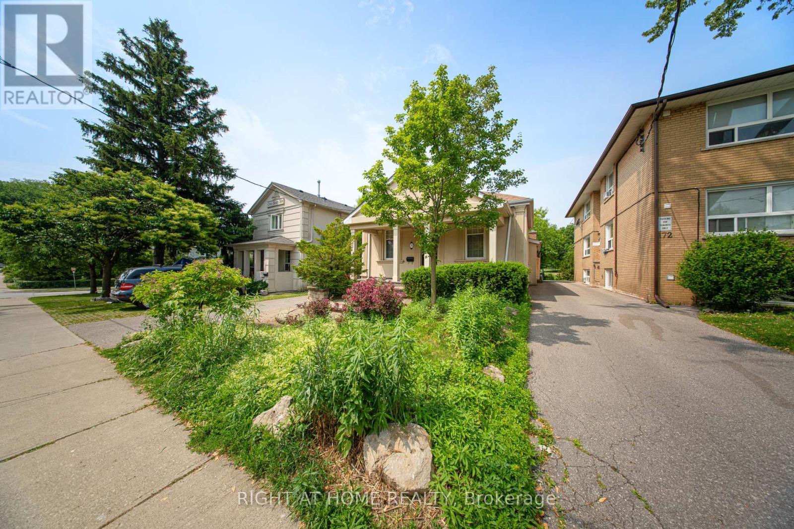 Property at 170 QUEENS AVENUE image 3