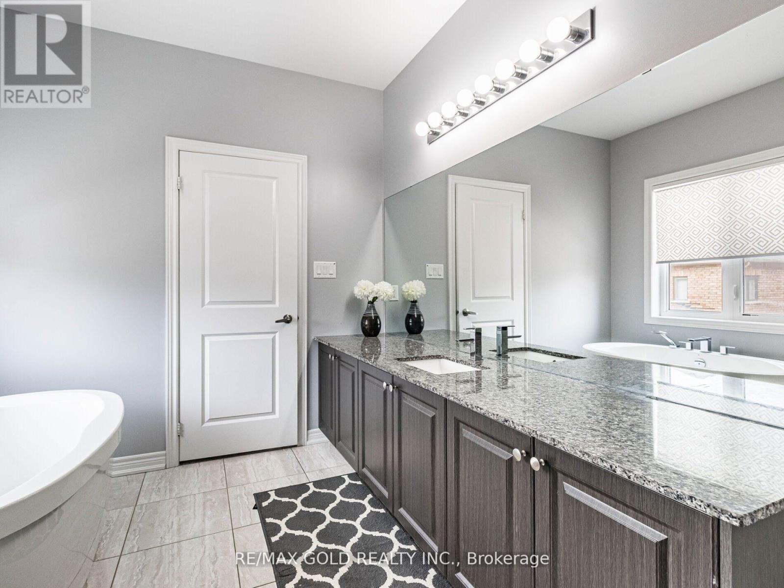 11 Clunburry Road, Brampton, Ontario  L7A 5B4 - Photo 21 - W12237713