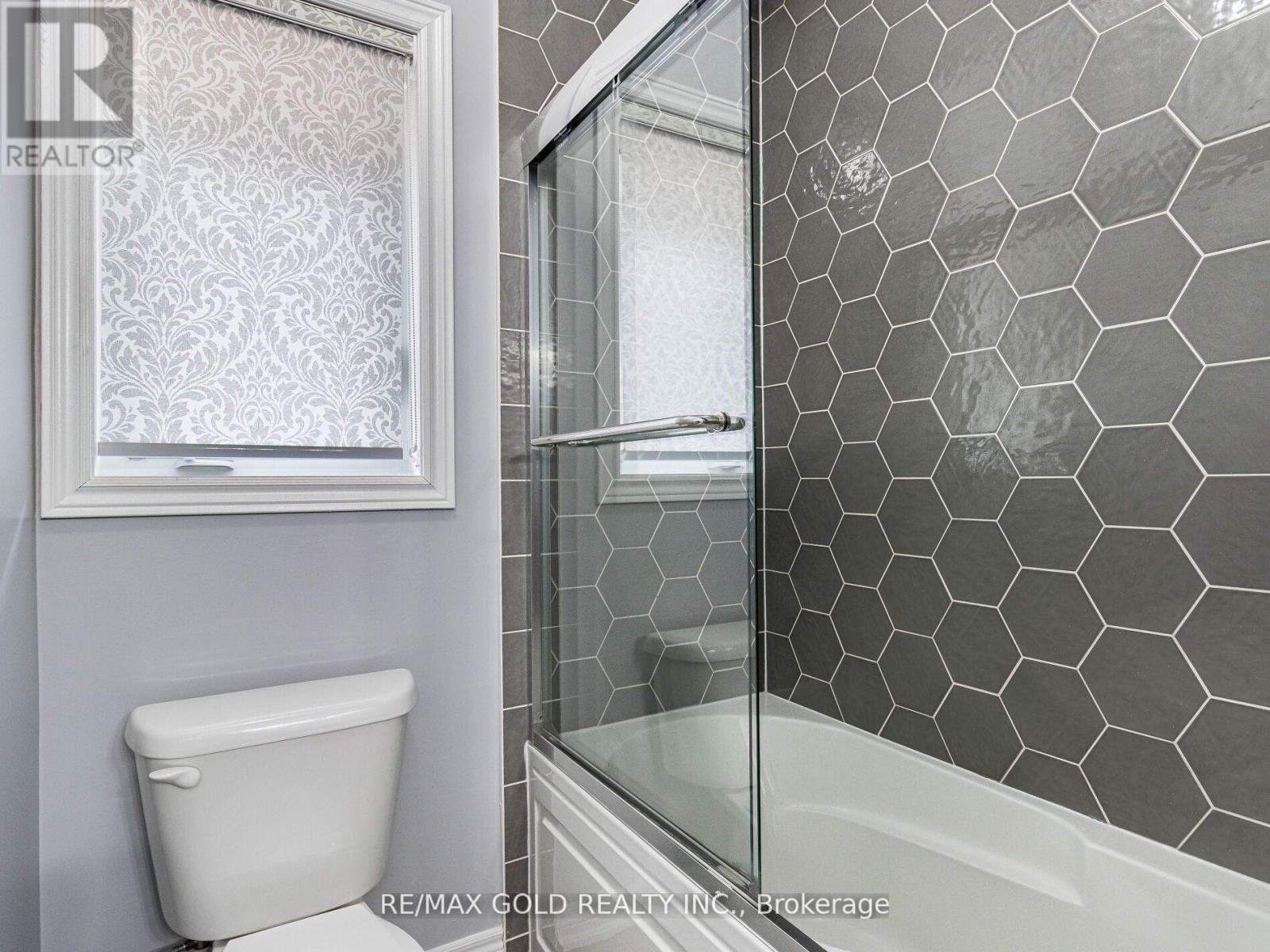 11 Clunburry Road, Brampton, Ontario  L7A 5B4 - Photo 26 - W12237713