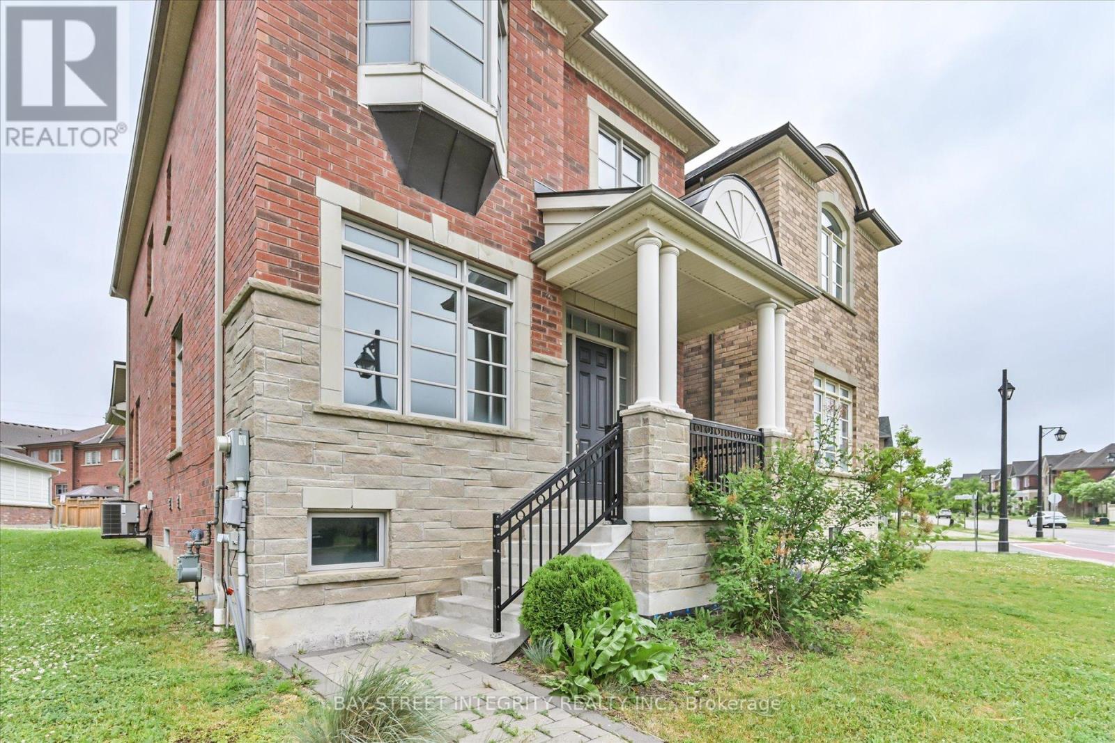 Property at 184 PARADELLE DRIVE image 3