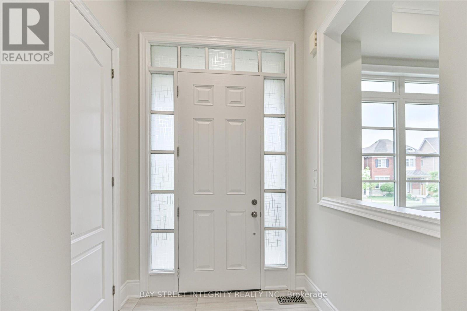 Property at 184 PARADELLE DRIVE image 4