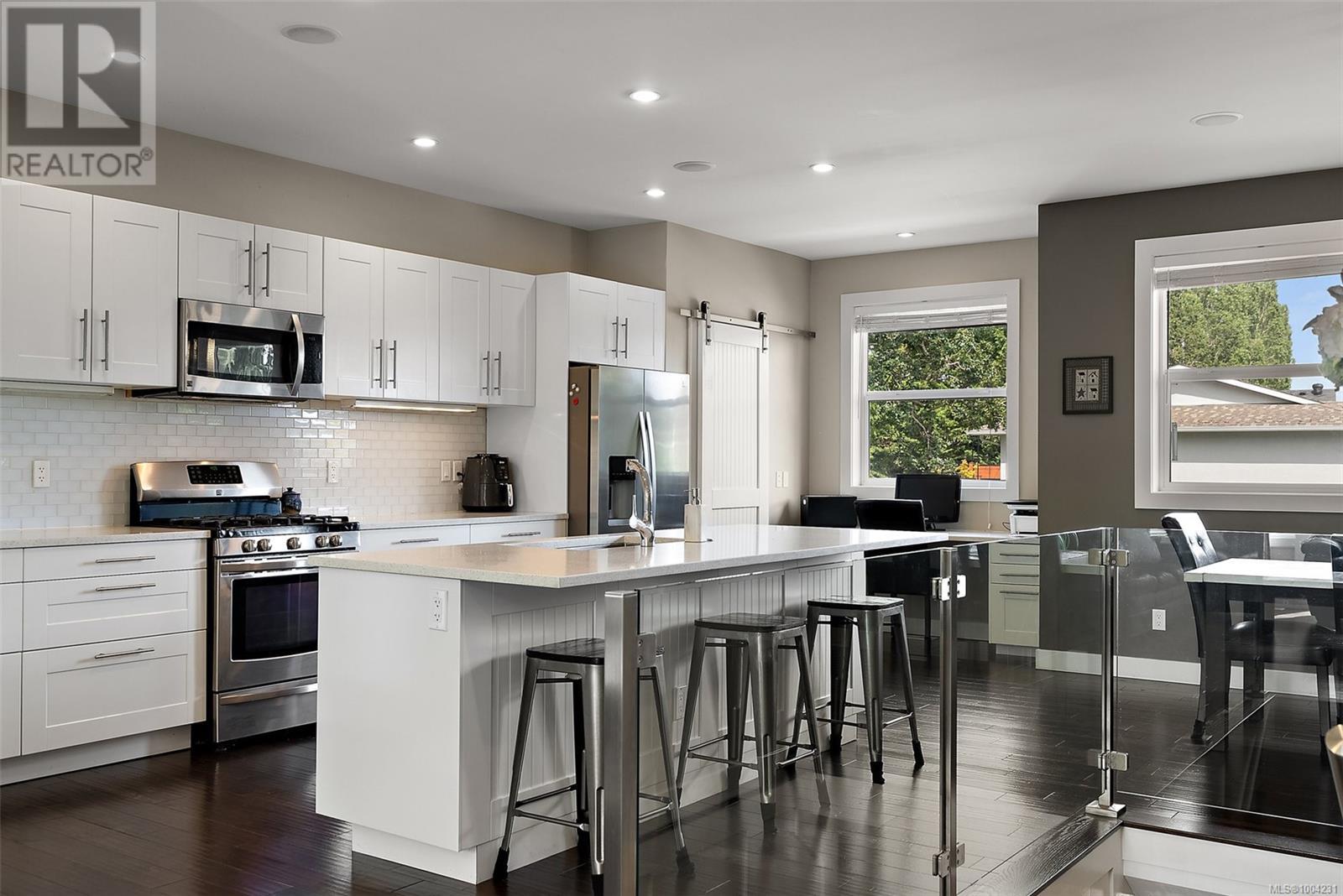 Property at 1234 Knute Way image 4