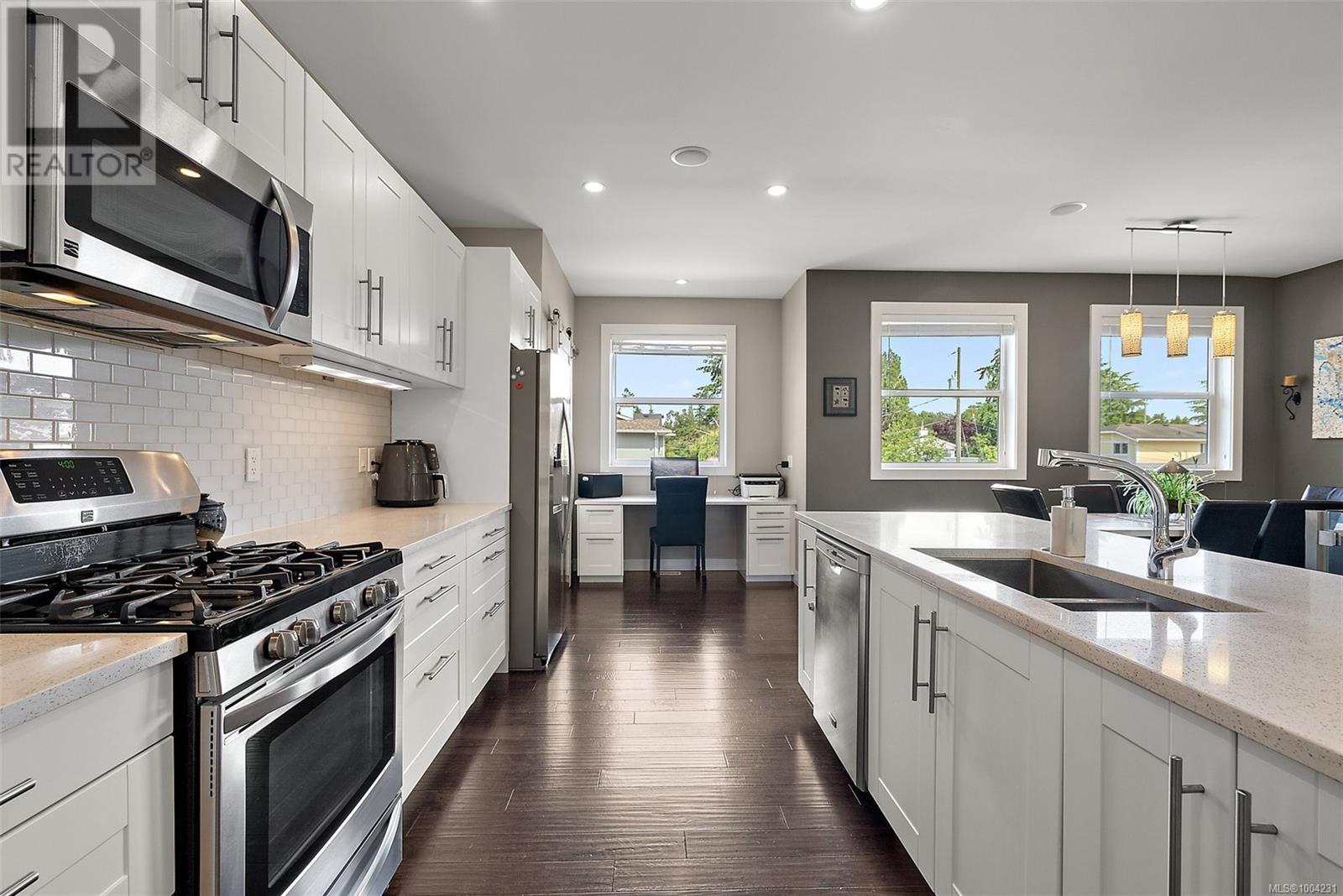 Property at 1234 Knute Way image 5