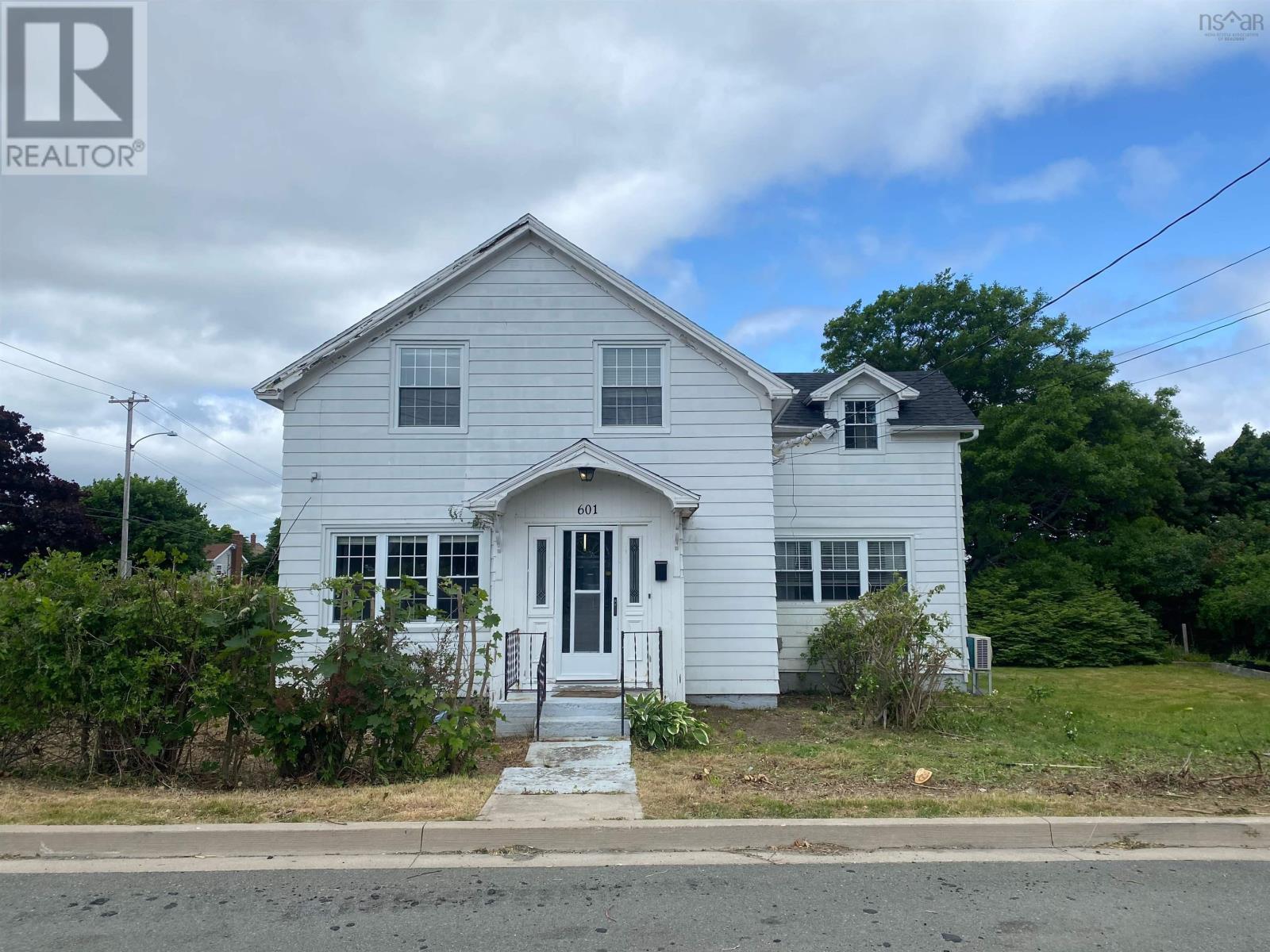 601 George Street, New Waterford, Nova Scotia  B1H 4E4 - Photo 1 - 202515350