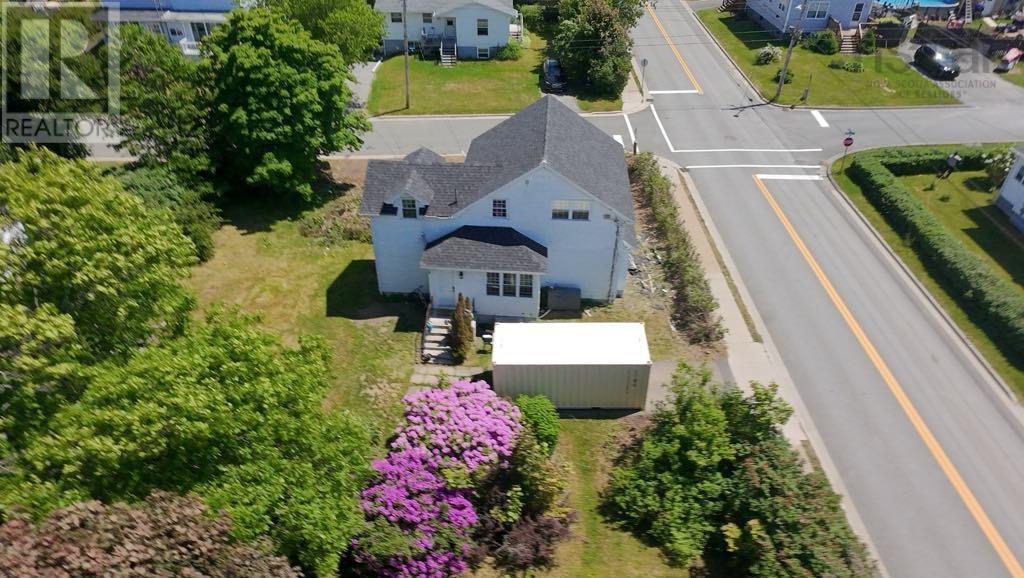 601 George Street, New Waterford, Nova Scotia  B1H 4E4 - Photo 3 - 202515350