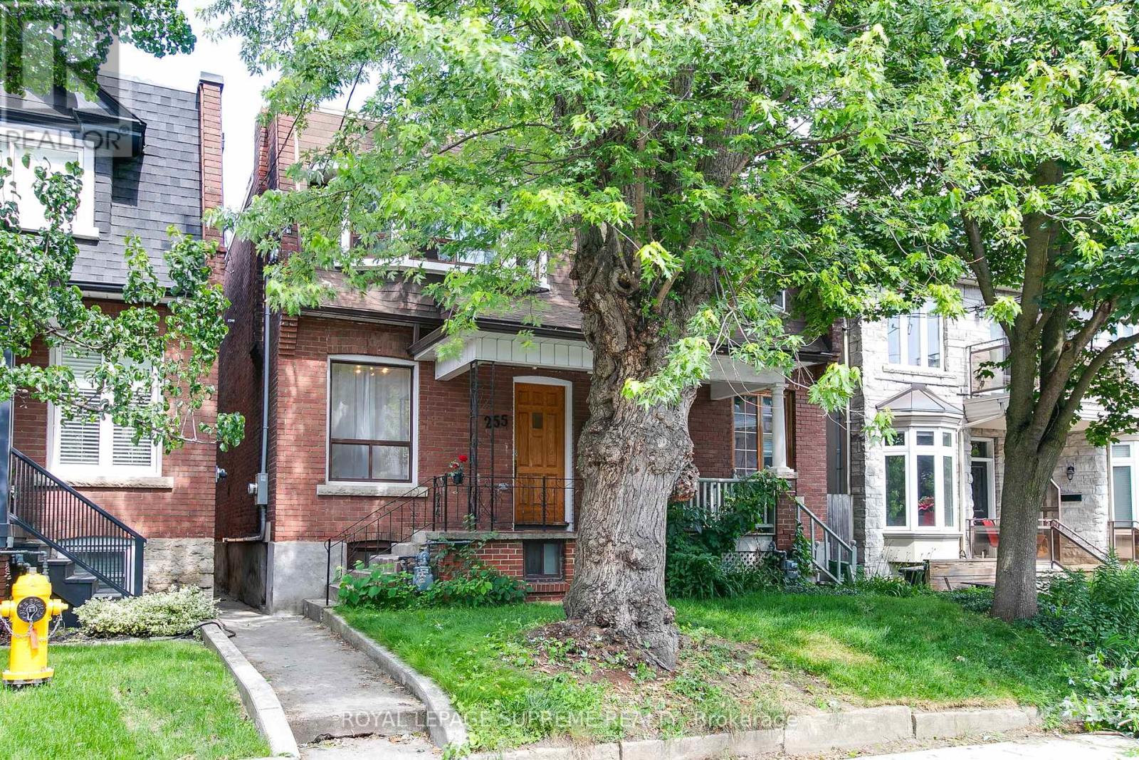 Property at 255 HOWLAND AVENUE image 1