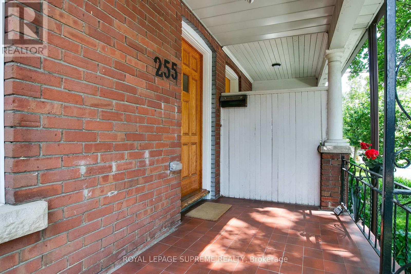 Property at 255 HOWLAND AVENUE image 5