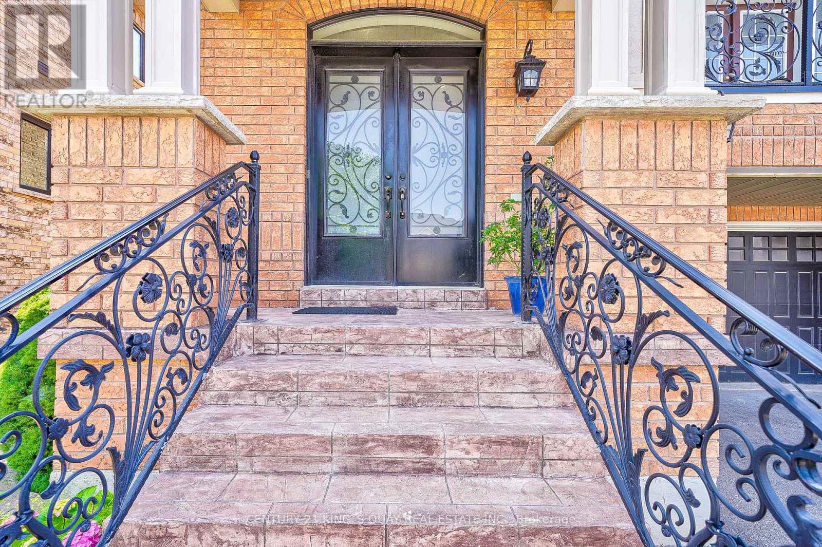 Property at 816 MILLARD STREET image 2