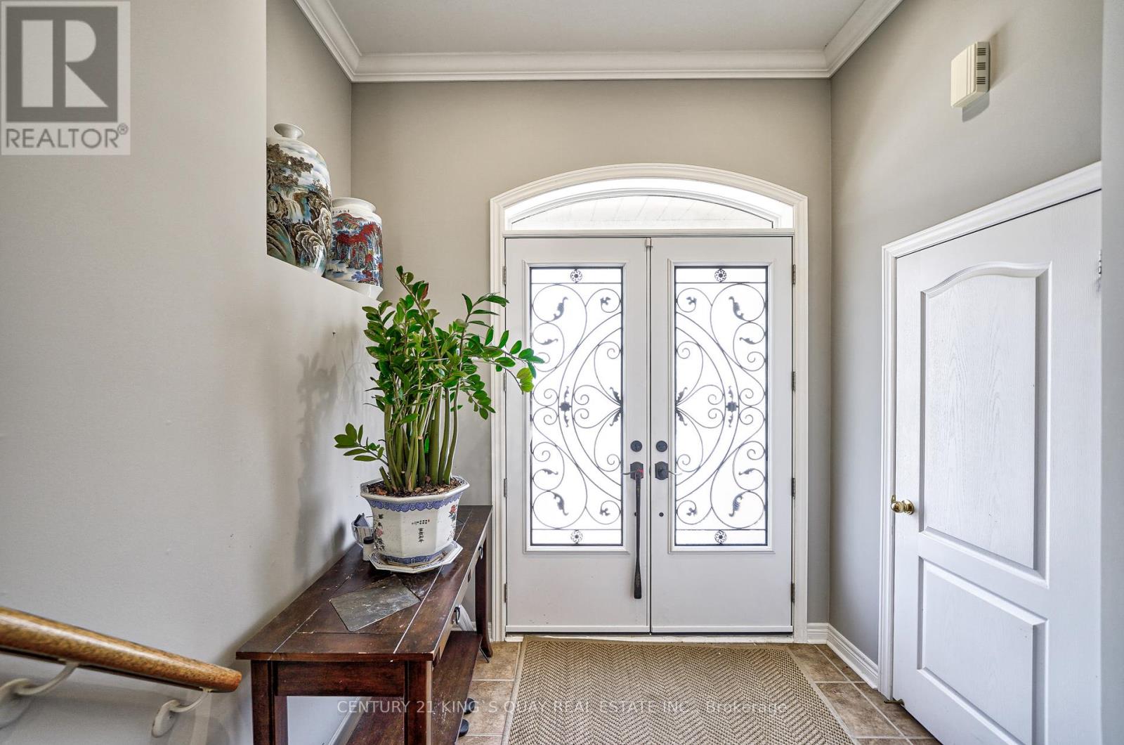 Property at 816 MILLARD STREET image 3