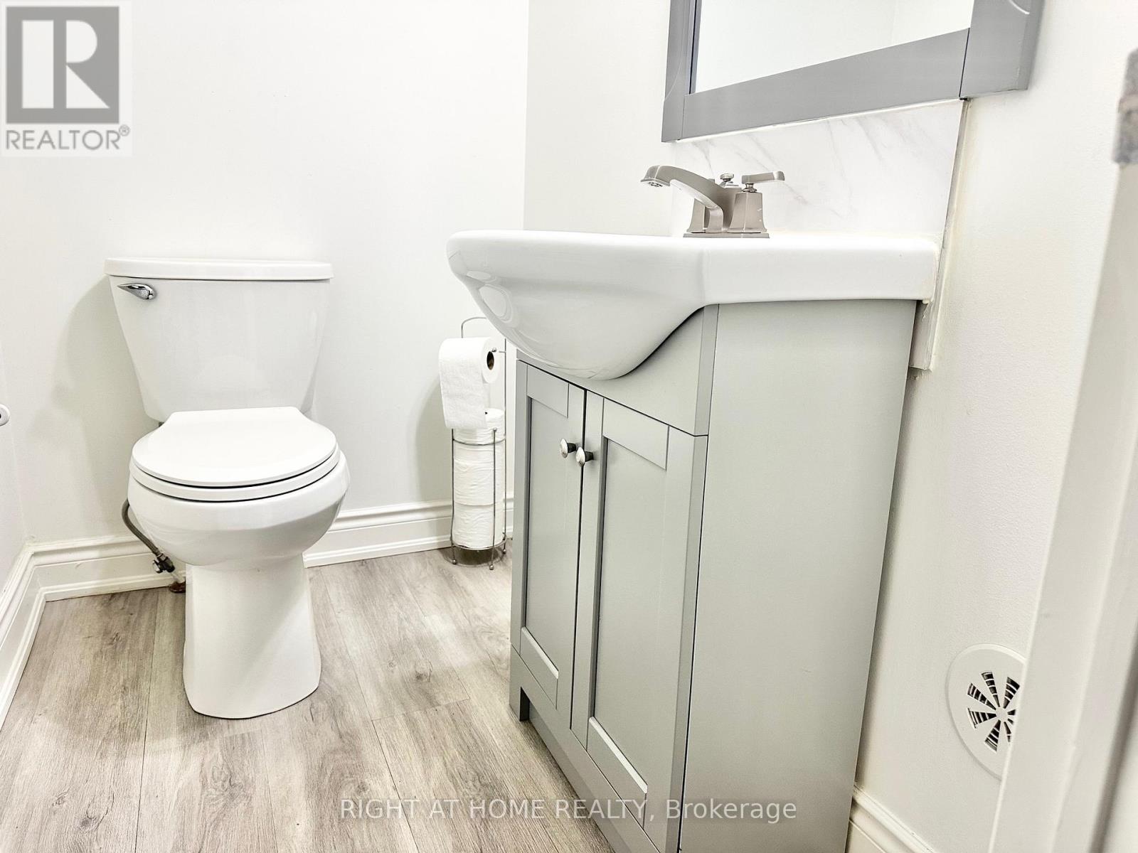 9 - 3070 Thomas Street, Mississauga, Ontario  L5M 0T2 - Photo 14 - W12237769
