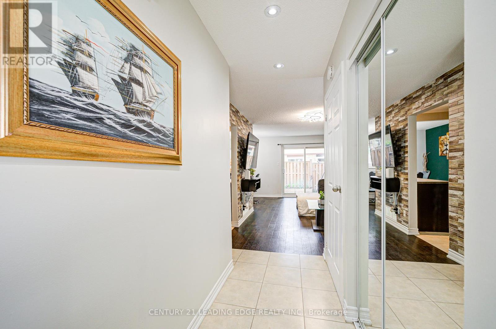 97 - 45 Hansen Road, Brampton, Ontario  L6V 3C5 - Photo 8 - W12237791