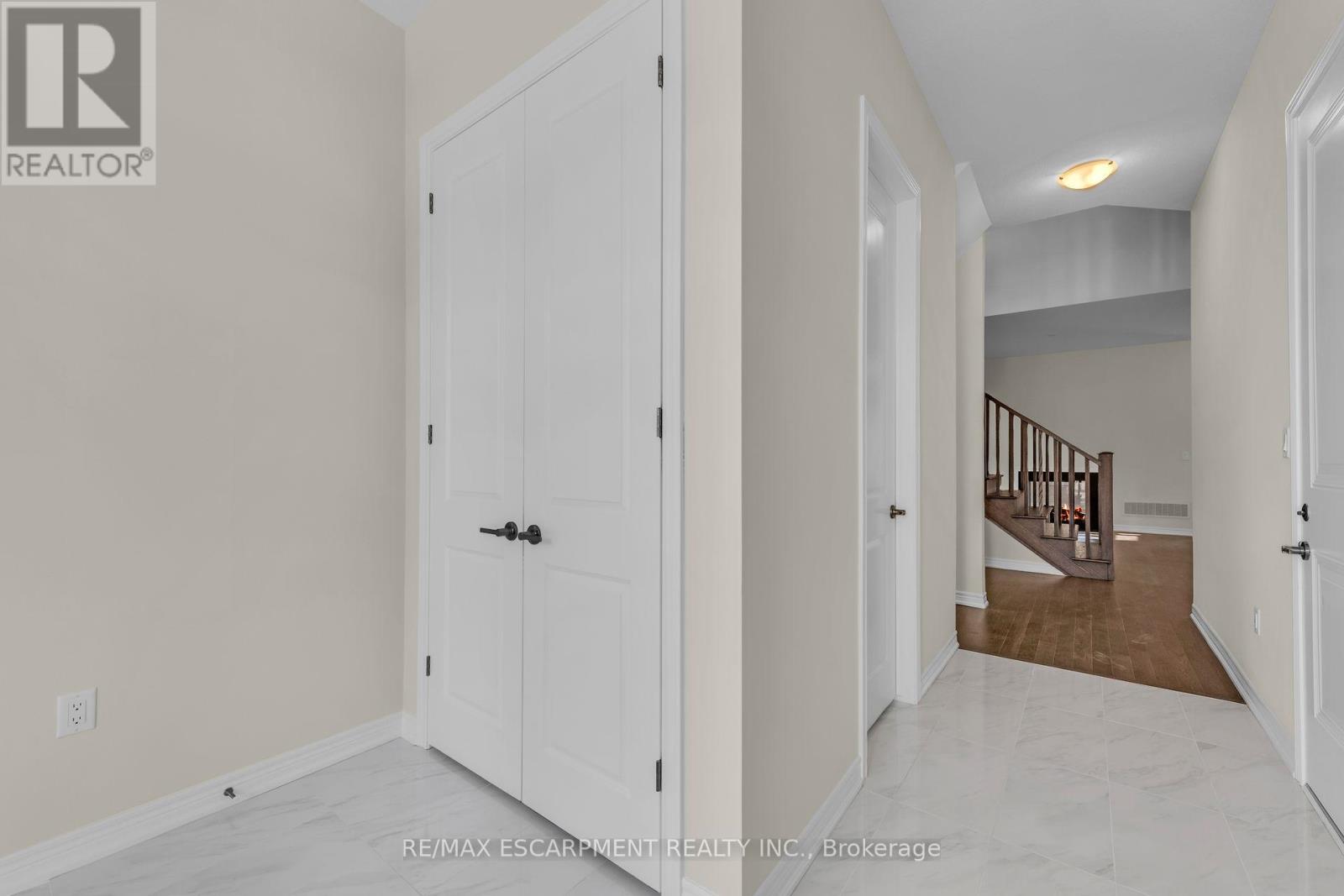 Property at 67 STARFIRE CRESCENT image 3