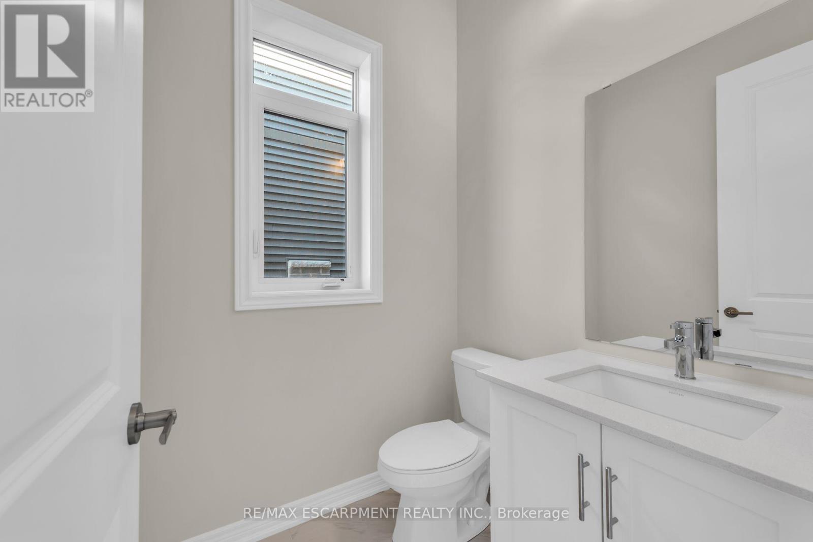 Property at 67 STARFIRE CRESCENT image 4