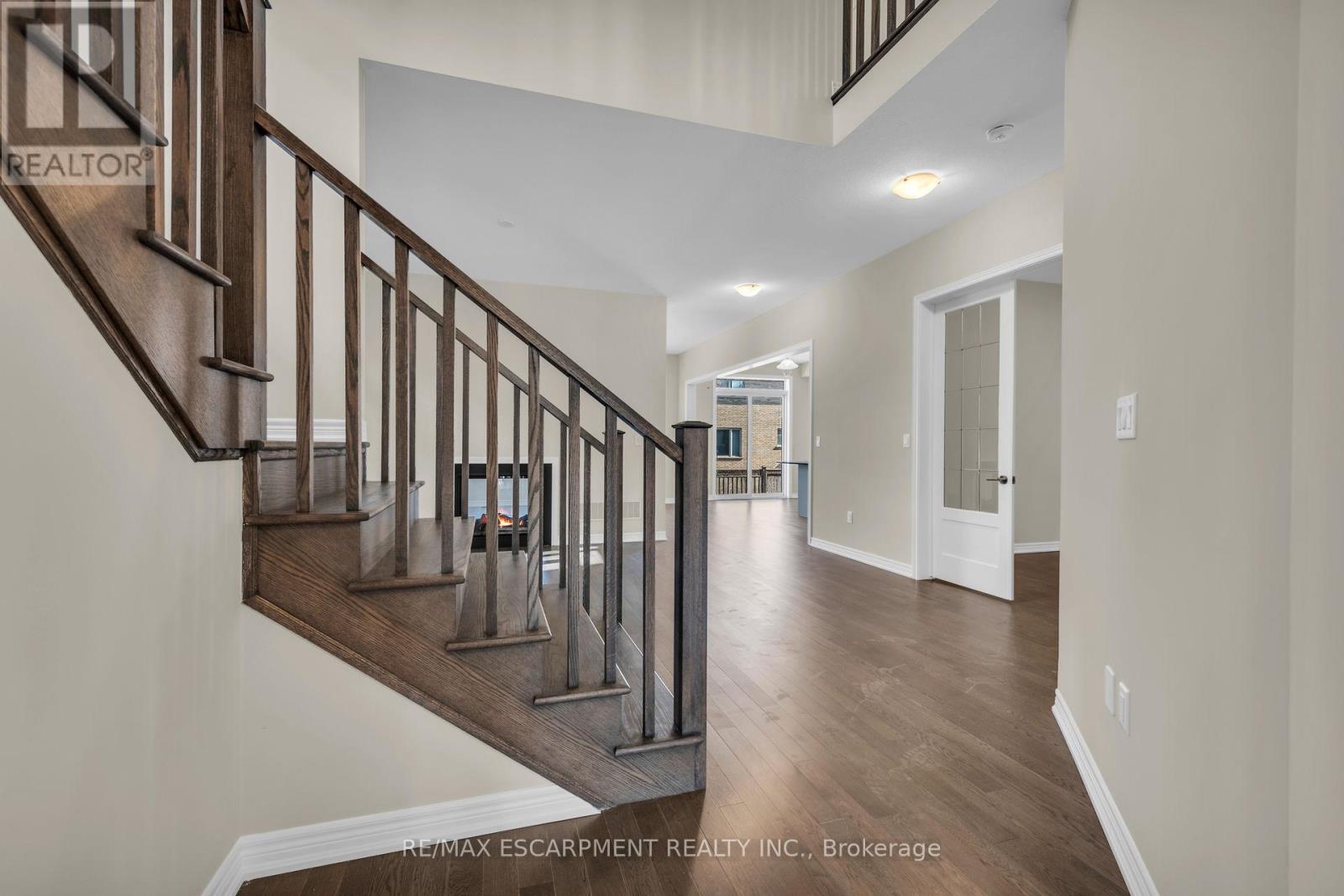 Property at 67 STARFIRE CRESCENT image 5