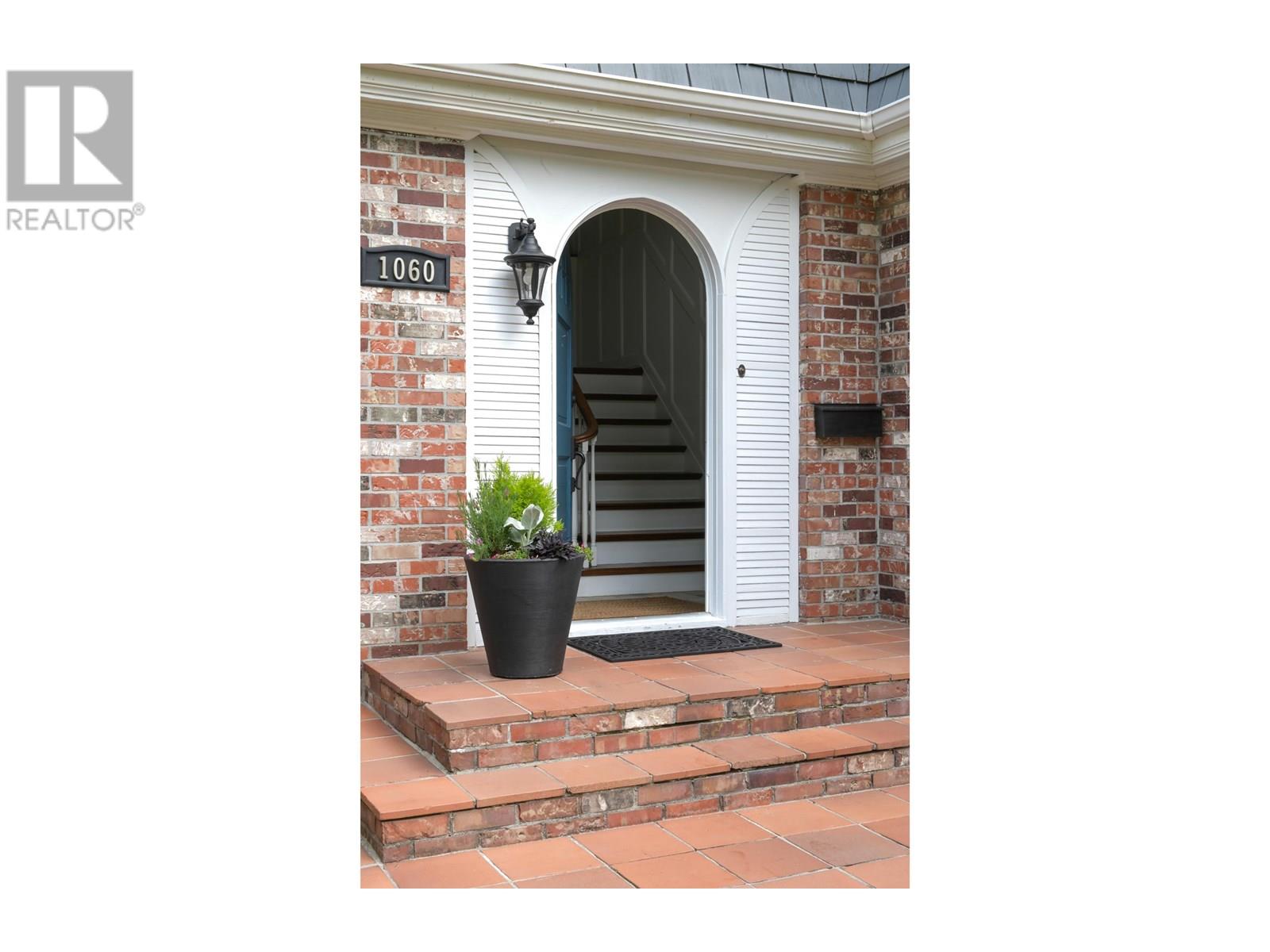 Property at 1060 EDEN CRESCENT image 5