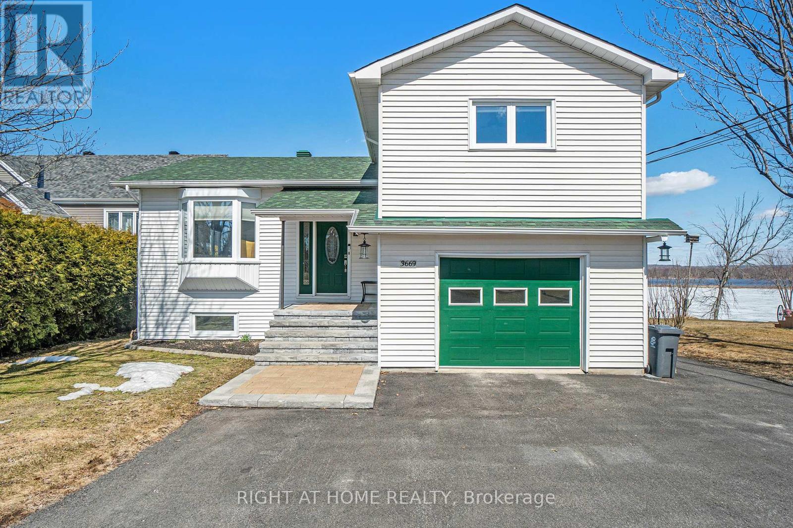 Property at 3669 PRINCIPALE STREET image 2