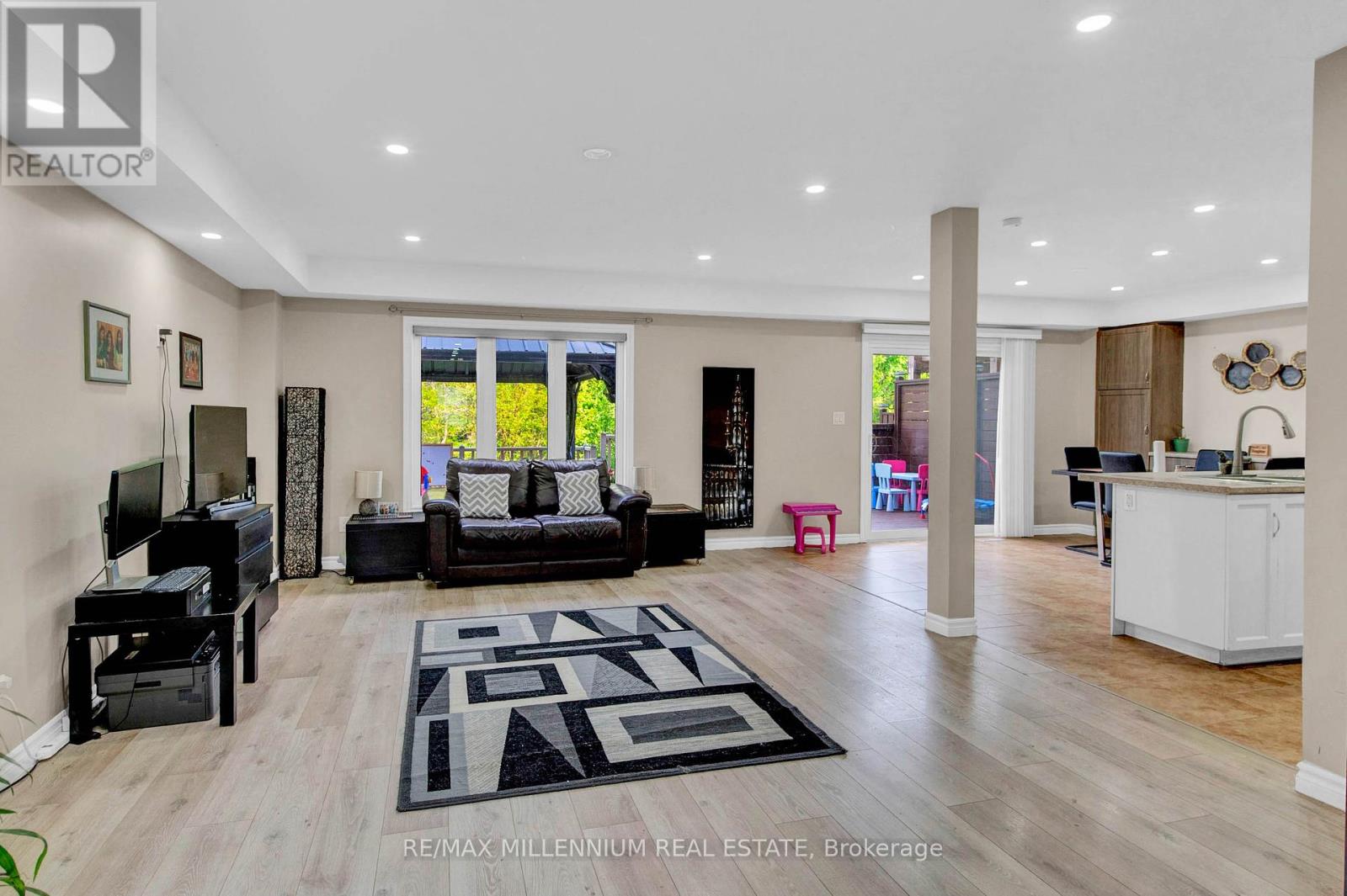 Property at 13 RIDGEWOOD COURT image 5