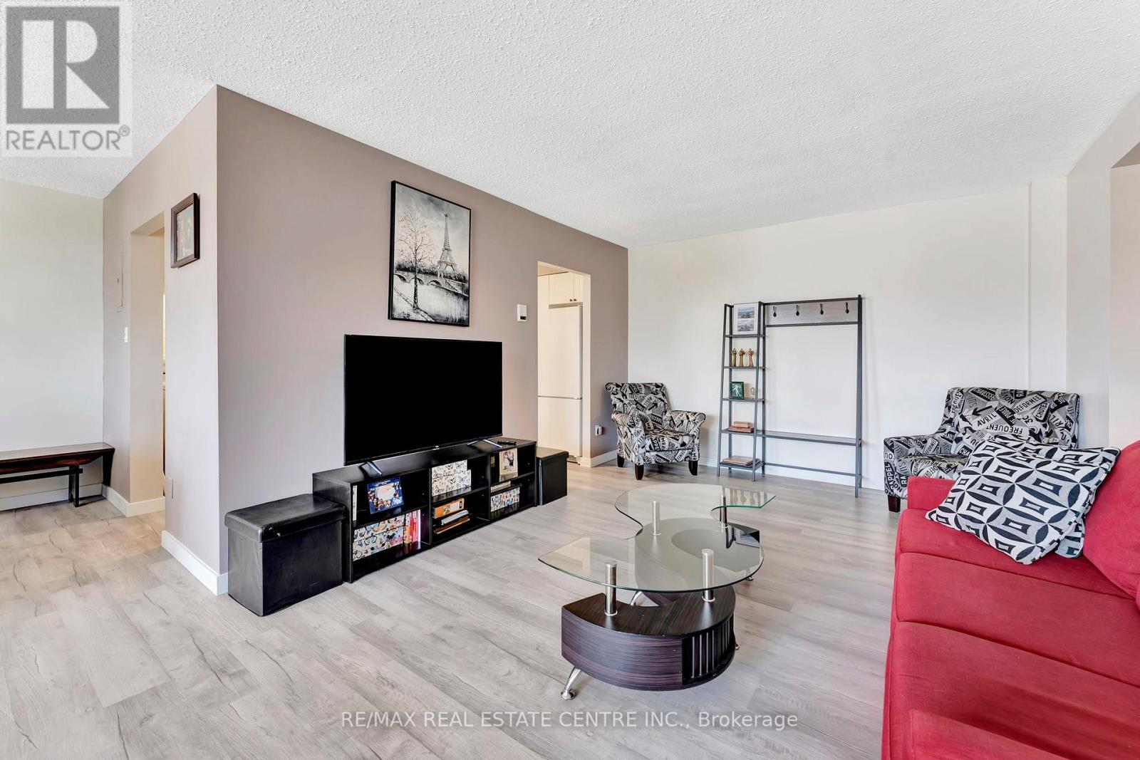 944 Caladonia View, Cambridge, Ontario  N3H 1A5 - Photo 13 - X12237819