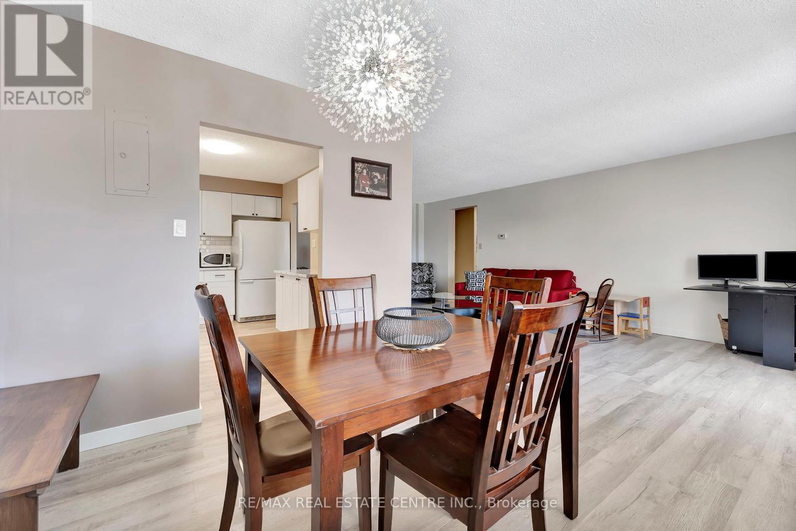 944 Caladonia View, Cambridge, Ontario  N3H 1A5 - Photo 15 - X12237819