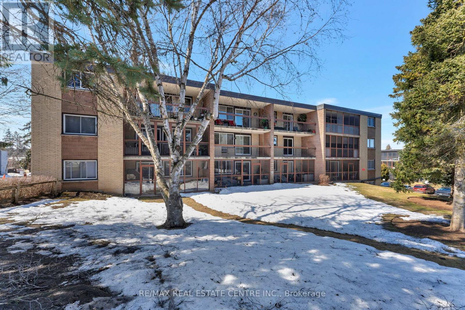 944 Caladonia View, Cambridge, Ontario  N3H 1A5 - Photo 3 - X12237819