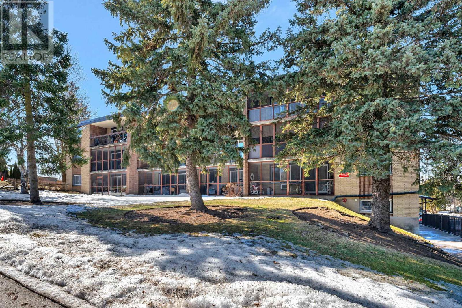 944 Caladonia View, Cambridge, Ontario  N3H 1A5 - Photo 4 - X12237819