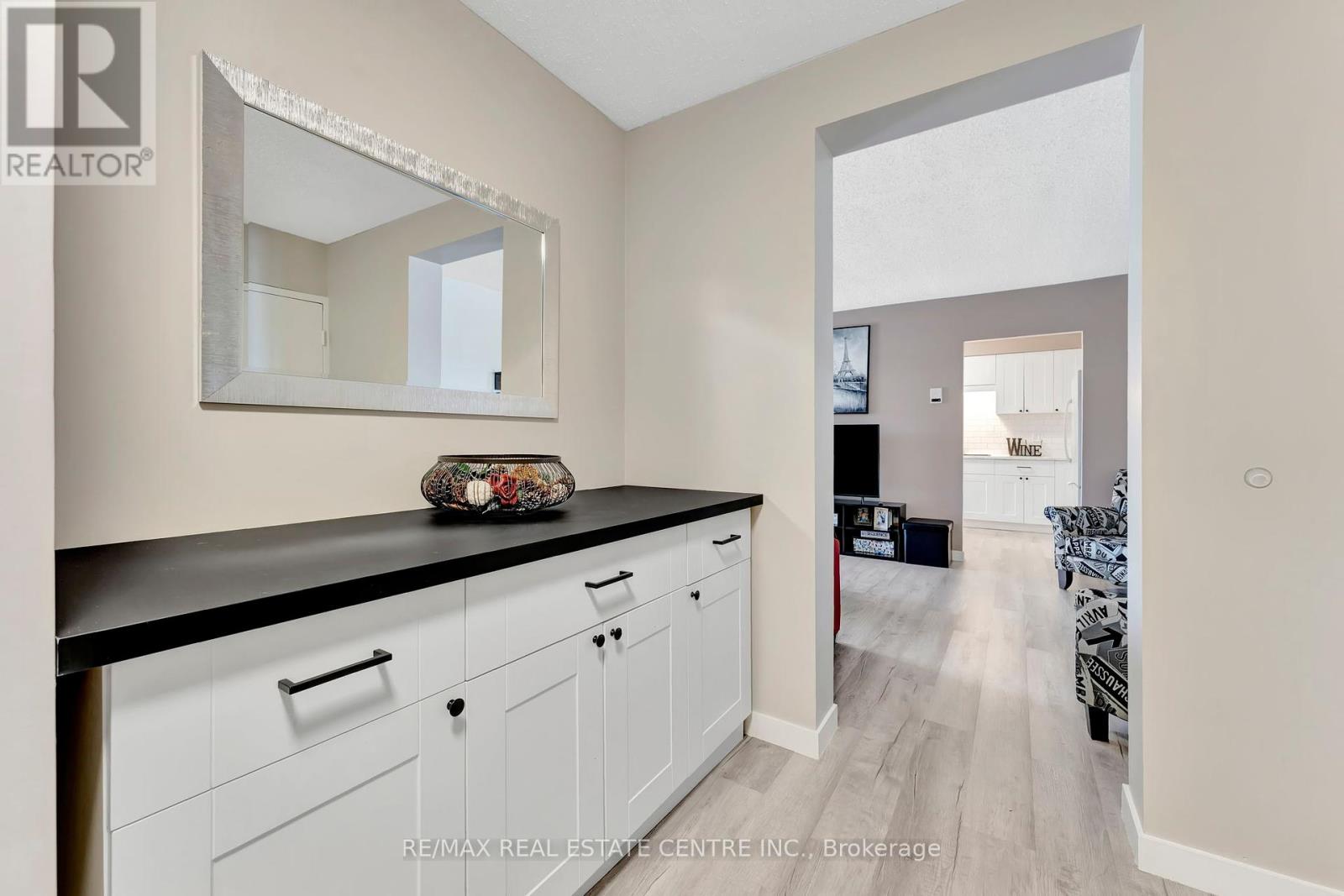 944 Caladonia View, Cambridge, Ontario  N3H 1A5 - Photo 7 - X12237819