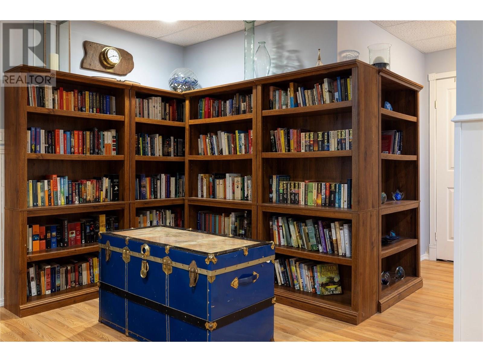 Property at 8875 Braeburn Drive image 4