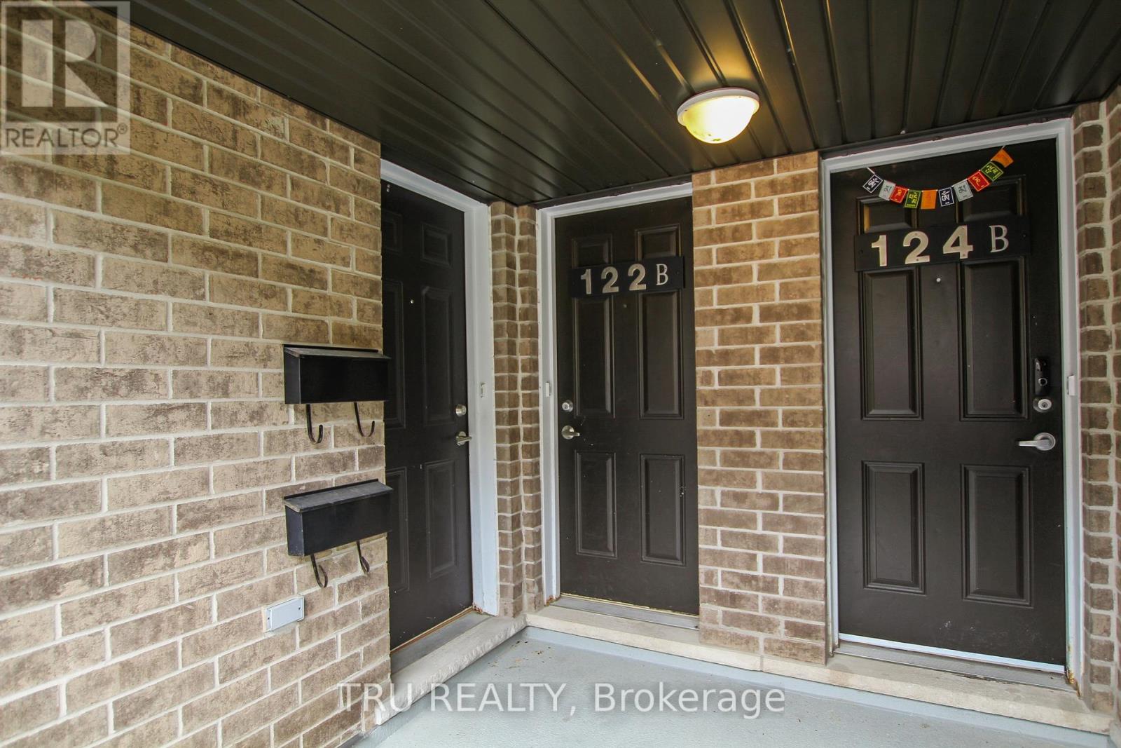 Property at B - 122 LINDENSHADE DRIVE image 4