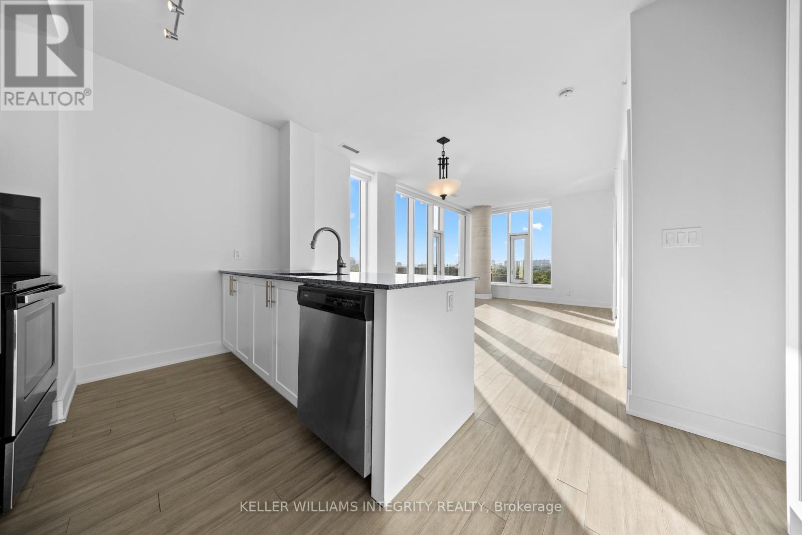 Property at 1107 - 118 HOLMWOOD AVENUE image 4