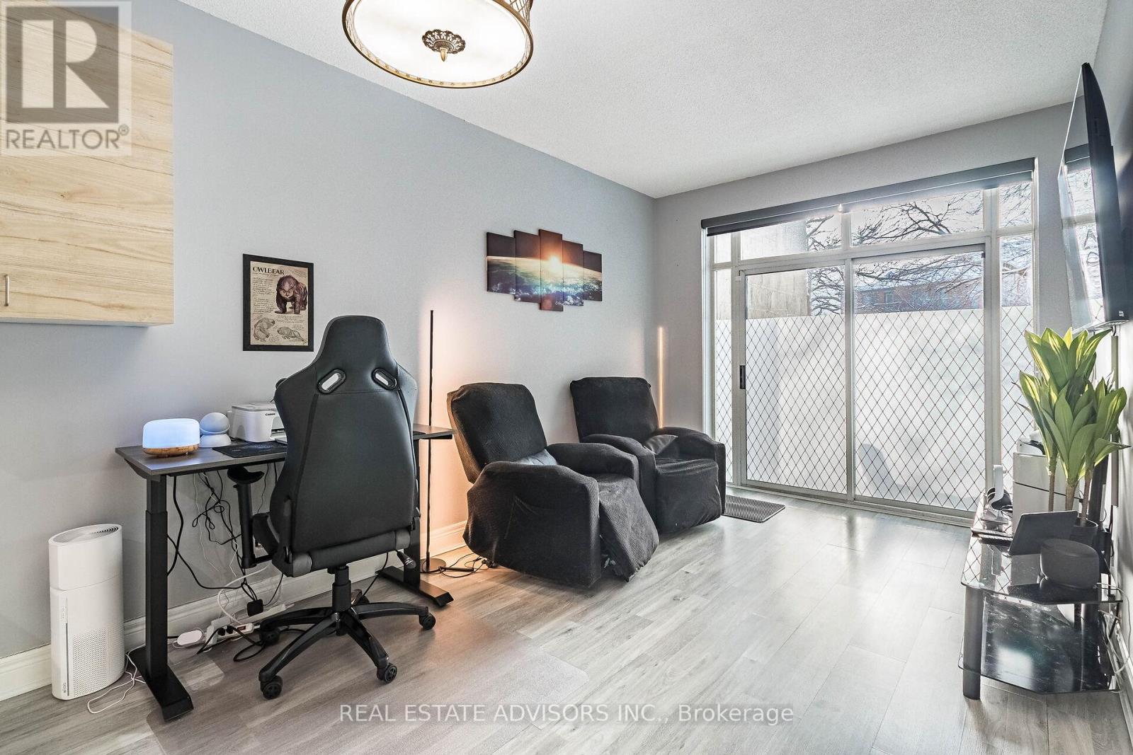 #117 - 48 Suncrest Boulevard, Markham, Ontario  L3T 7Y5 - Photo 10 - N12237874