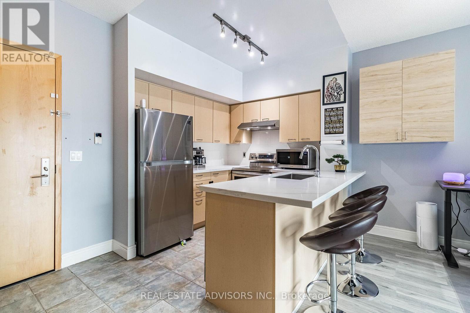 #117 - 48 Suncrest Boulevard, Markham, Ontario  L3T 7Y5 - Photo 7 - N12237874