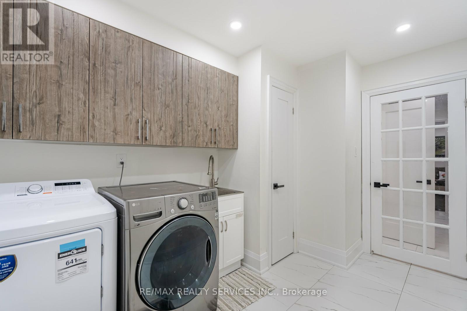 277 Centre Street N, Brampton, Ontario  L6V 2R3 - Photo 12 - W12237869