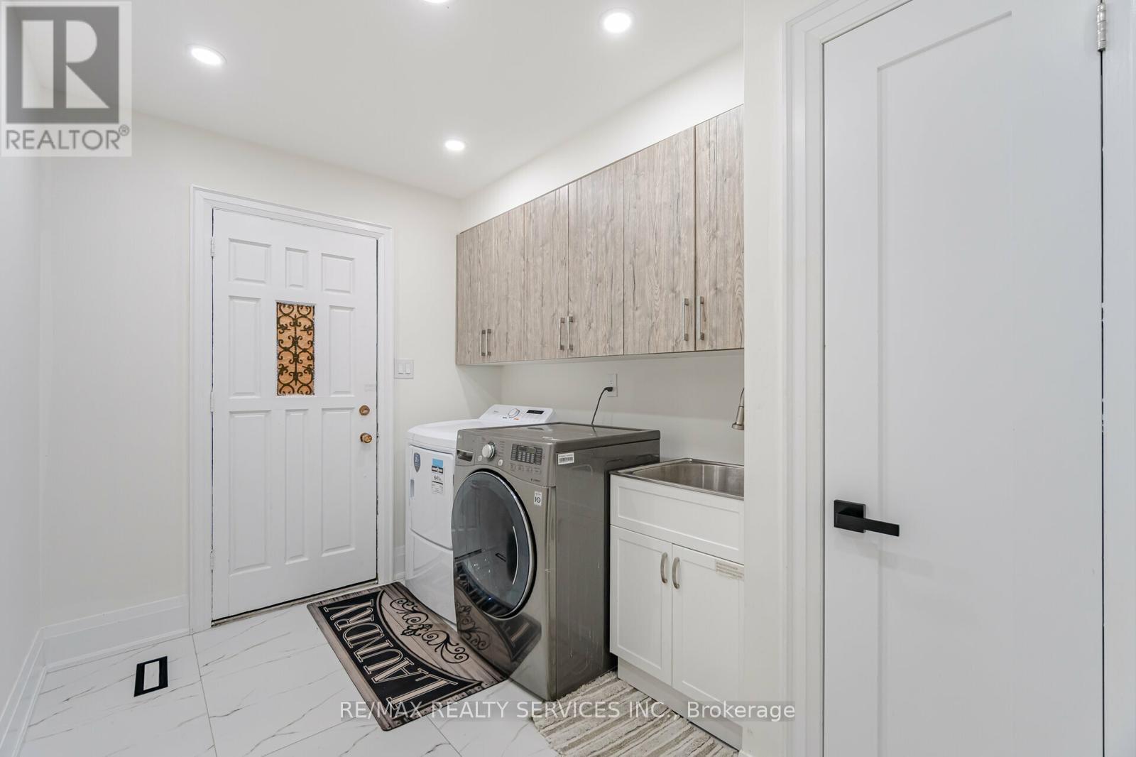 277 Centre Street N, Brampton, Ontario  L6V 2R3 - Photo 15 - W12237869