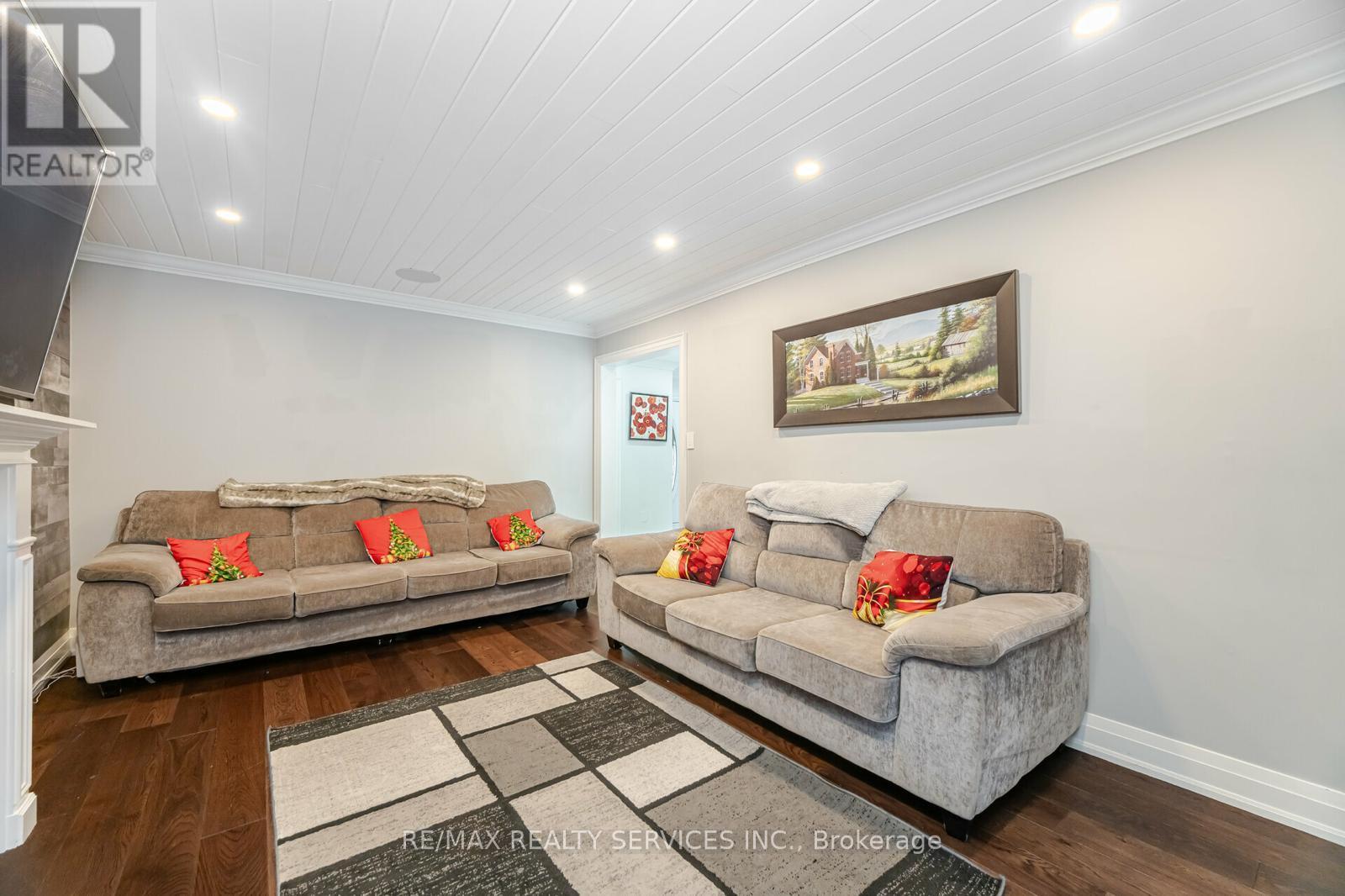 277 Centre Street N, Brampton, Ontario  L6V 2R3 - Photo 17 - W12237869