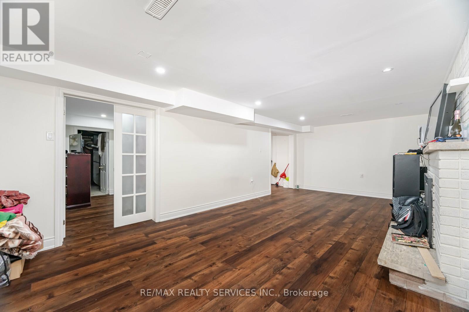 277 Centre Street N, Brampton, Ontario  L6V 2R3 - Photo 20 - W12237869