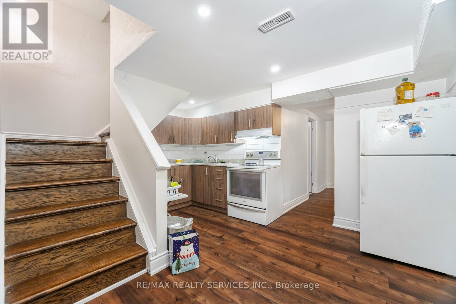 277 Centre Street N, Brampton, Ontario  L6V 2R3 - Photo 27 - W12237869