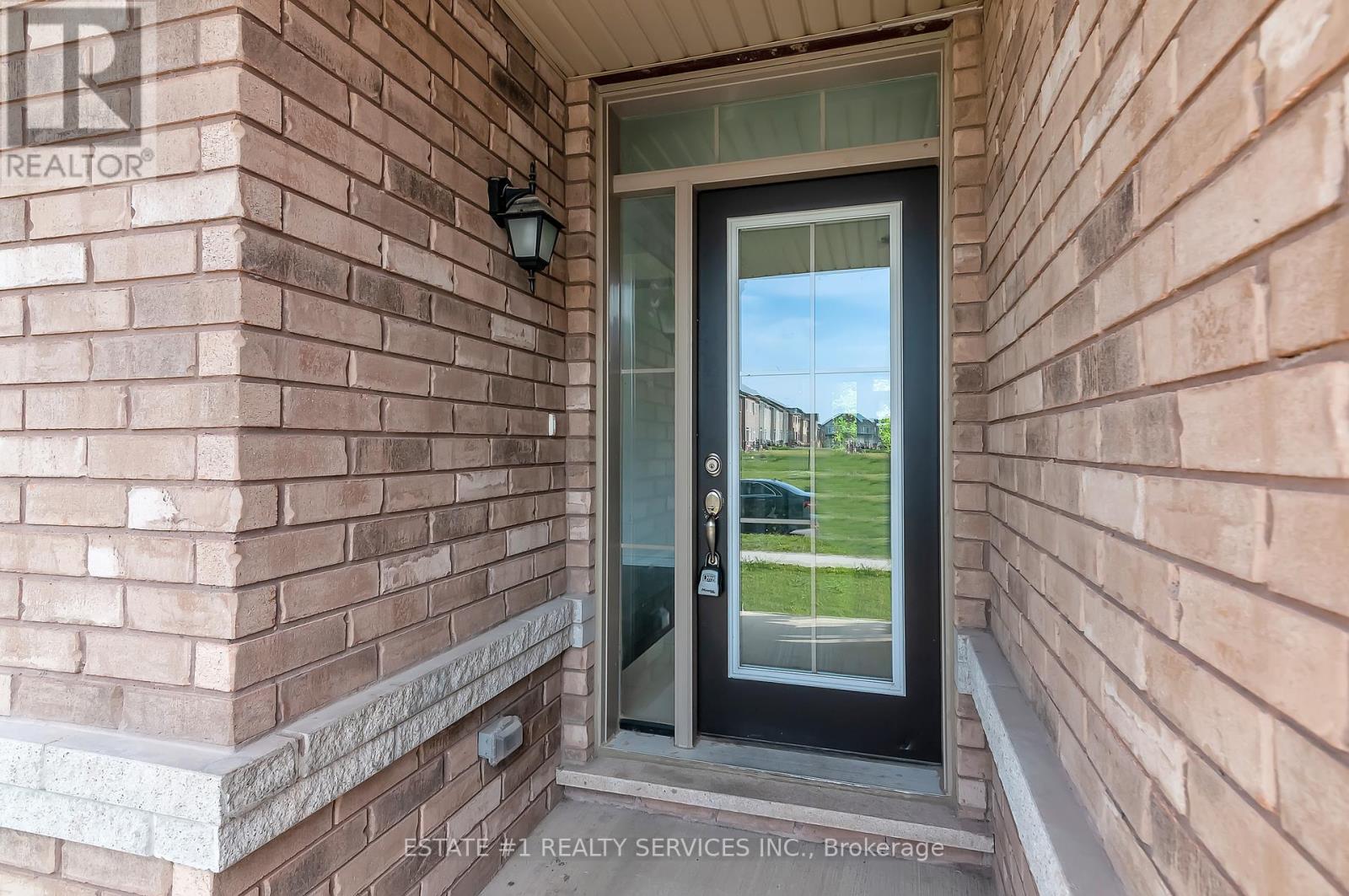 Property at 62 KIRBY AVENUE image 4