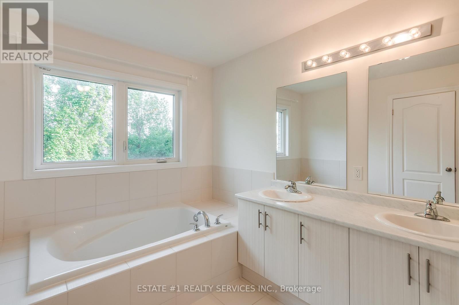 62 Kirby Avenue, Collingwood, Ontario  L9Y 3Y8 - Photo 7 - S12144278