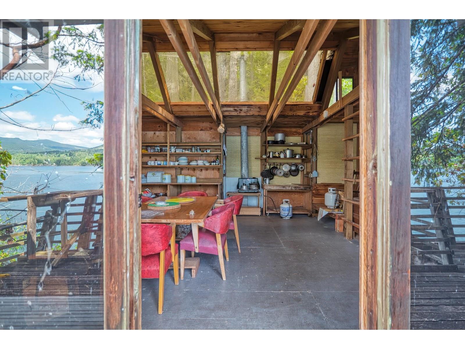 6761 Sandy Hook Trail, Sechelt, British Columbia  V7Z 0C9 - Photo 12 - R3018524
