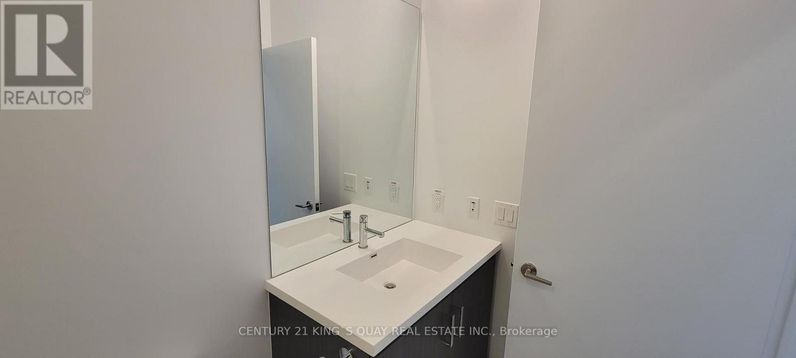 101 - 38 Honeycrisp Crescent, Vaughan (Concord), Ontario  L4K 0M7 - Photo 12 - N12237921