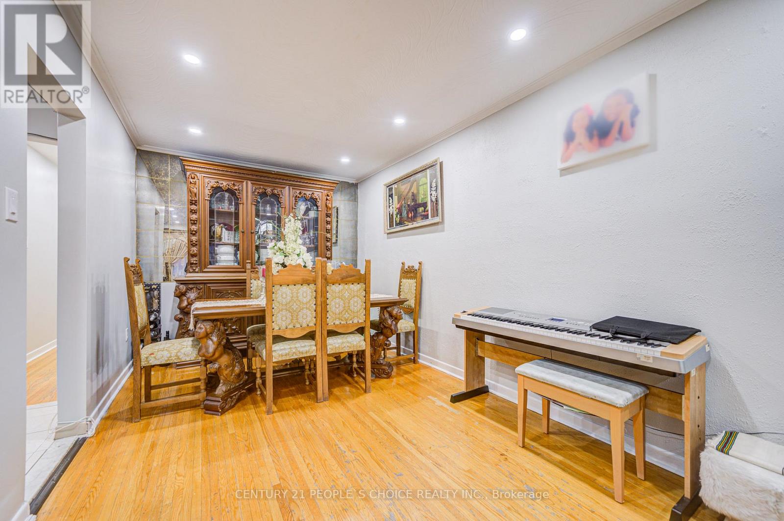 3 Lakeland Drive, Toronto, Ontario  M9V 1M8 - Photo 15 - W12237925