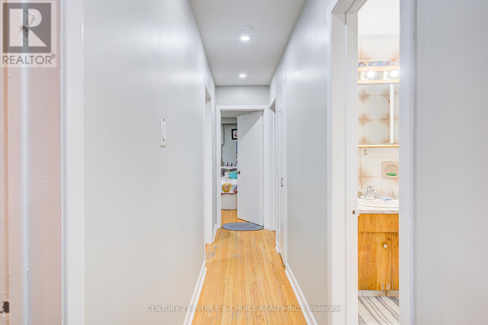 3 Lakeland Drive, Toronto, Ontario  M9V 1M8 - Photo 24 - W12237925