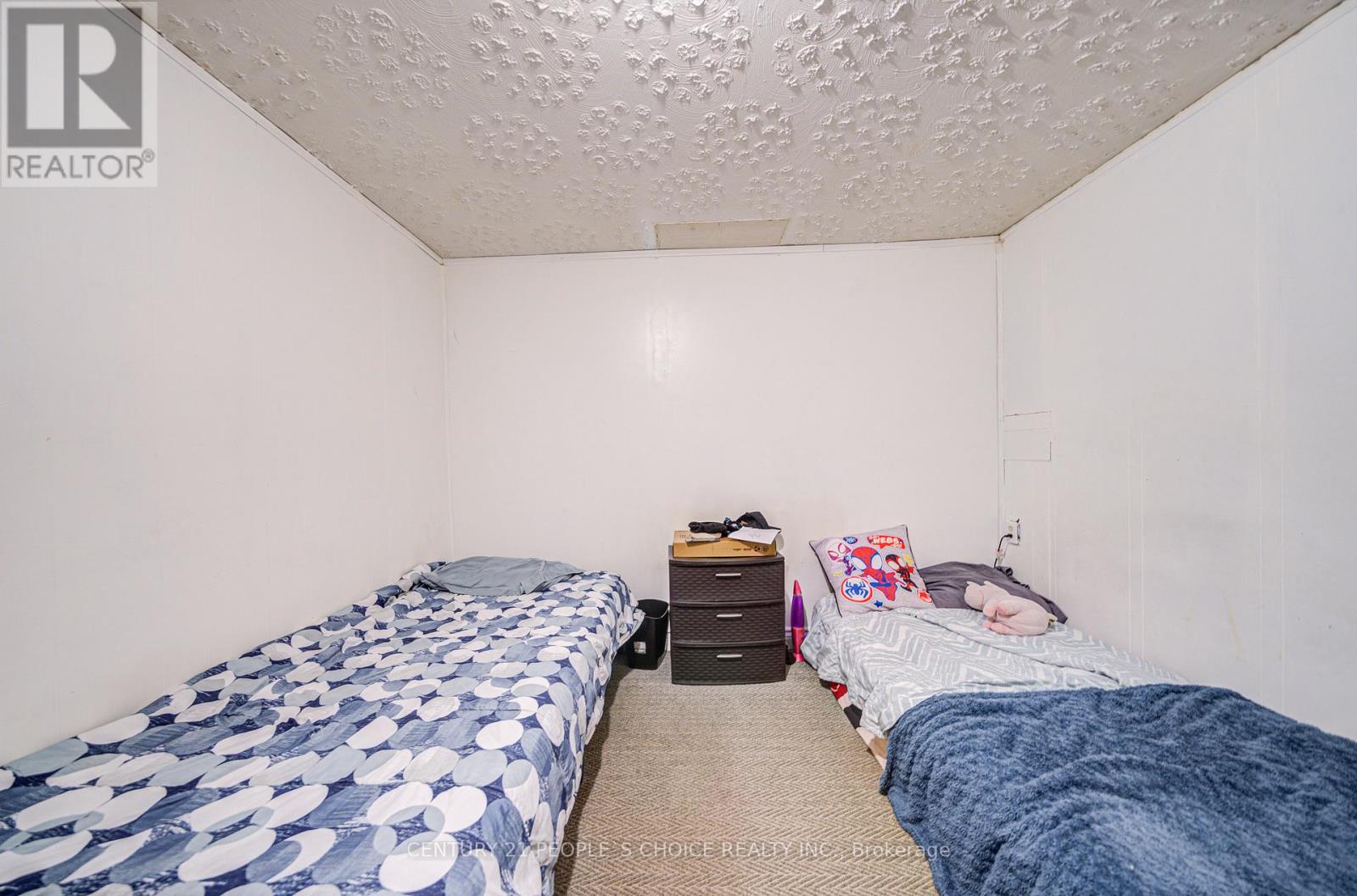 3 Lakeland Drive, Toronto, Ontario  M9V 1M8 - Photo 39 - W12237925