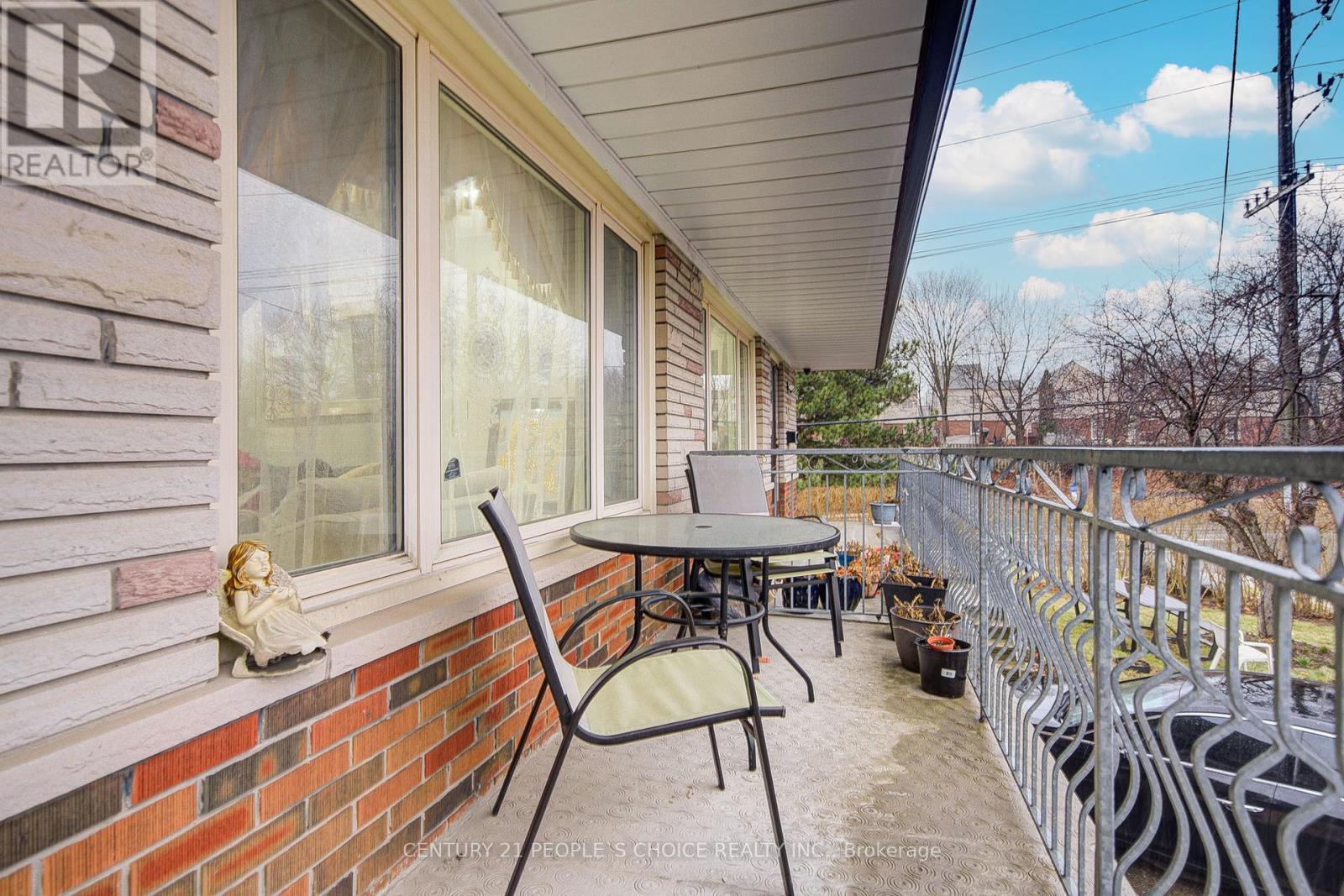 3 Lakeland Drive, Toronto, Ontario  M9V 1M8 - Photo 6 - W12237925